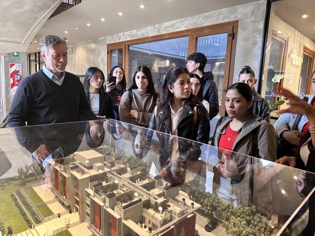 La Casona volvió a abrir sus puertas a estudiantes de la carrera Diseño de Interiores